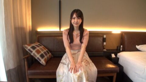 FC2PPV-4889972 Despite being a beautiful, innocent-looking girl as…